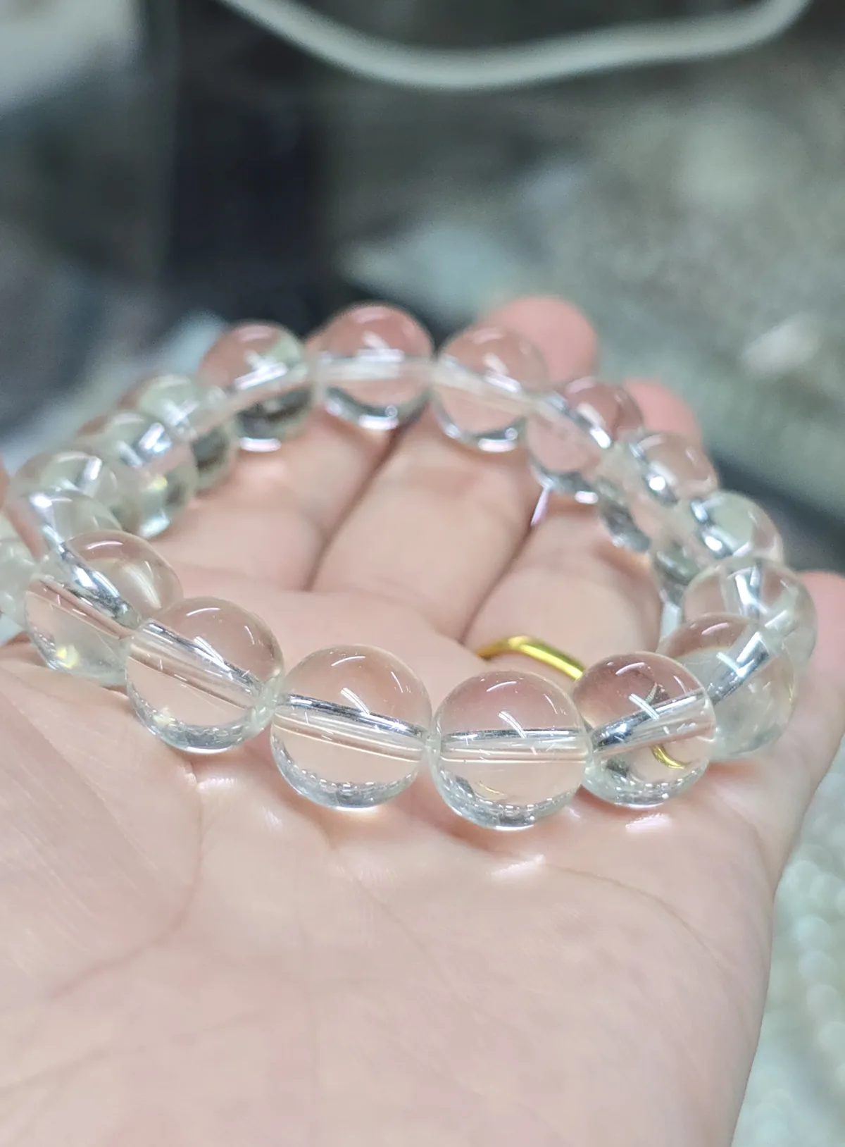 กำไลหินควอตซ์ใส (Clear Quartz) อัญมณีแห่งพลังบริสุทธิ์และการปรับสมดุล จิตใจสงบ เติมพลังบวก — หินลูกปัด จากแม่สอด