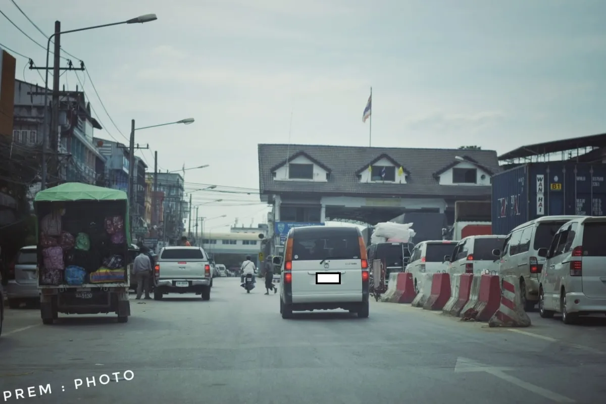 ตลาดริมเมย
