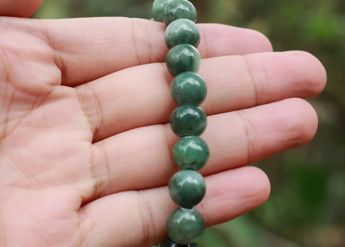 สร้อยข้อมือหยกและกำไลหยก: วิธีวัดขนาด เลือกเม็ด และใส่ให้ถูกตามความเชื่อ